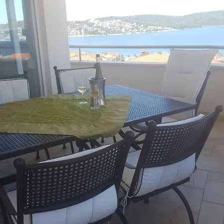 Daire Coasting Croatia *