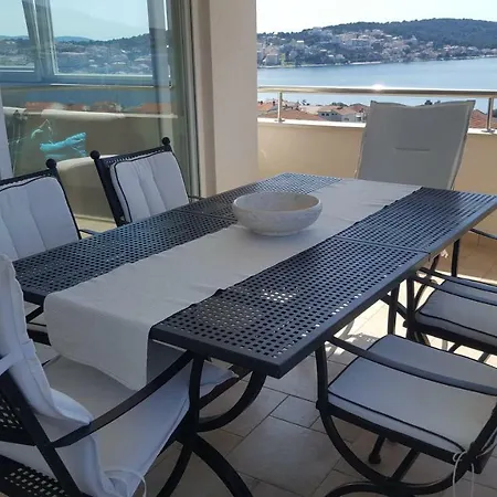 Daire Coasting Croatia