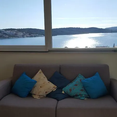 Coasting Croatia Daire Trogir